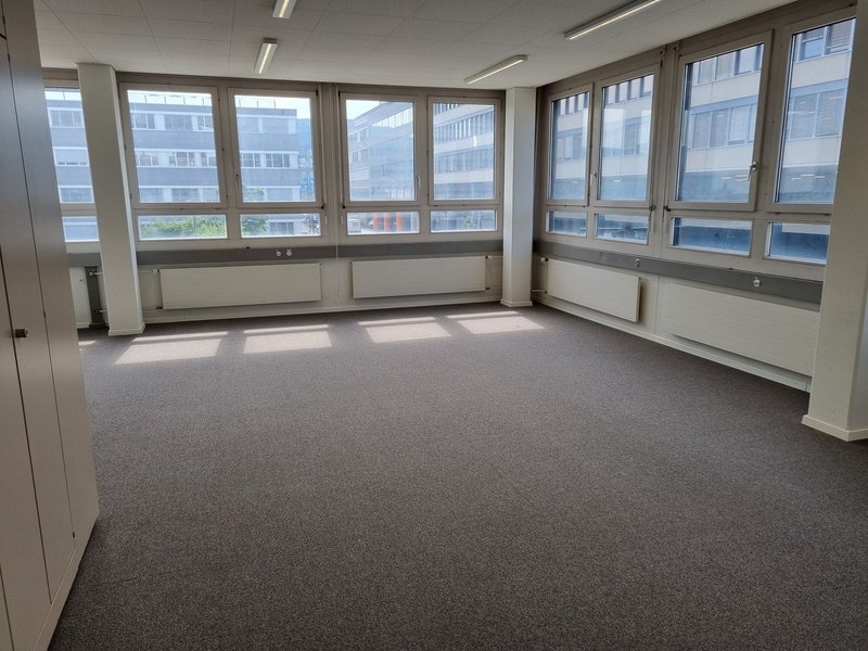 Photo 3 de Lerzenstrasse 27, Dietikon