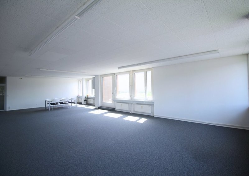 Foto 3 di Kanalstrasse 6, Dietikon