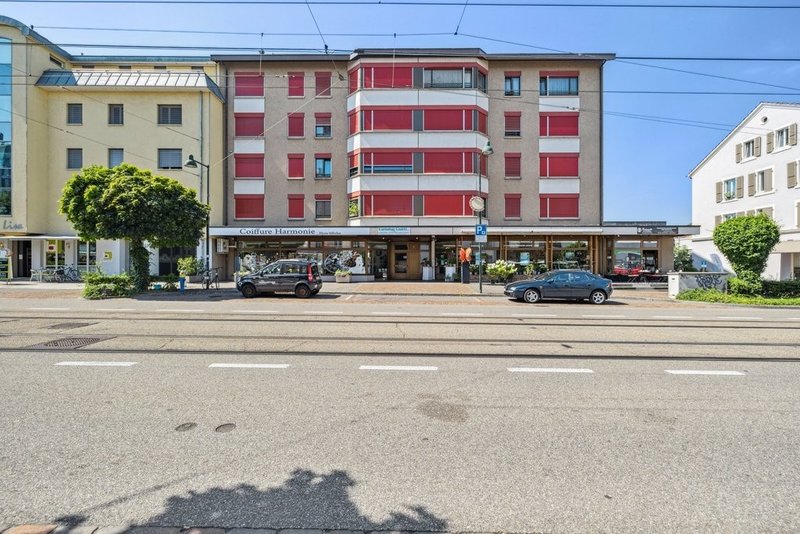 Foto 1 di Hauptstrasse 52, Birsfelden