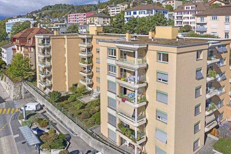 Foto 2 di Rue des Parcs 86, Neuchâtel