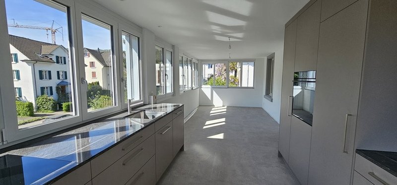 Photo 3 de Grundstrasse 17, Adliswil