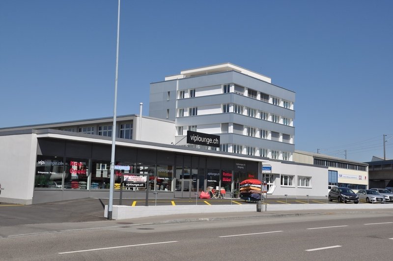 Foto 1 di Neue Winterthurerstrasse 30a, Dietlikon