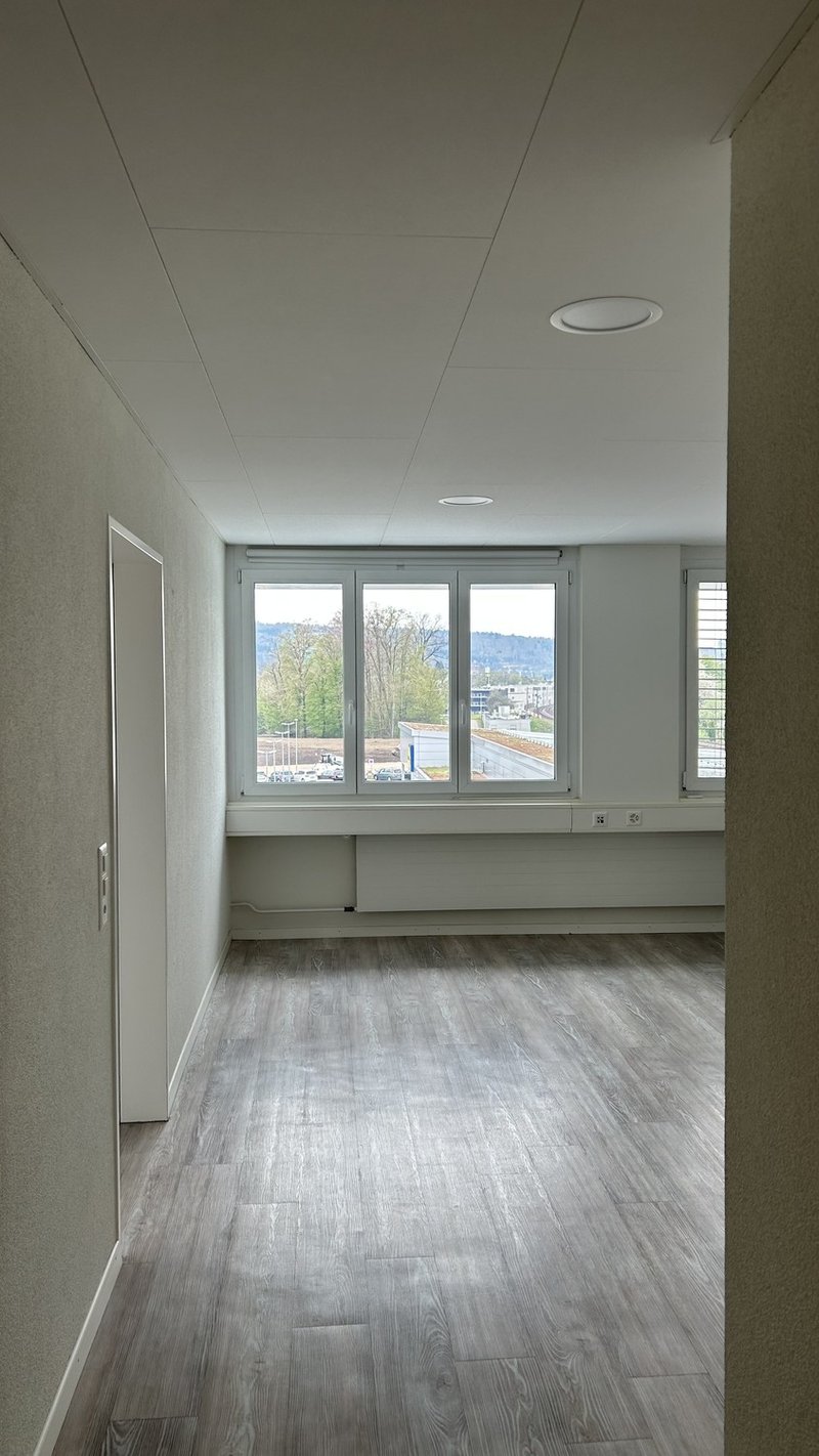 Foto 2 di Neue Winterthurerstrasse 30a, Dietlikon