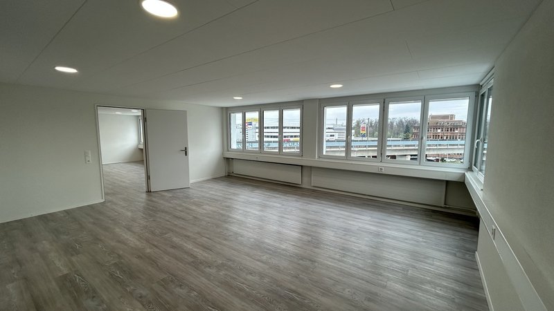 Foto 4 di Neue Winterthurerstrasse 30a, Dietlikon