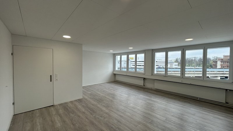 Foto 6 di Neue Winterthurerstrasse 30a, Dietlikon