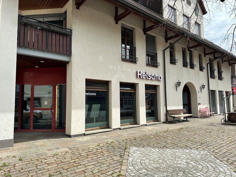 Foto 1 di Dorfstrasse 9, Kloten