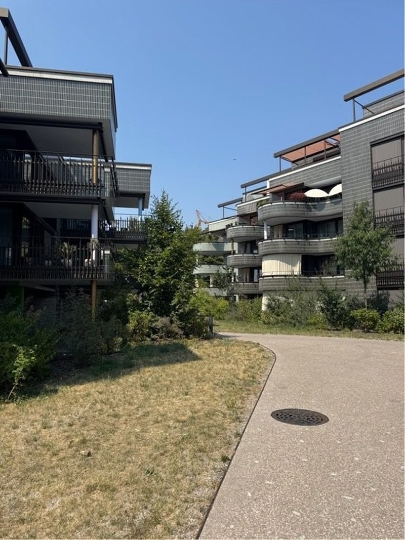 Foto 1 di Alte Landstrasse 3, Kloten