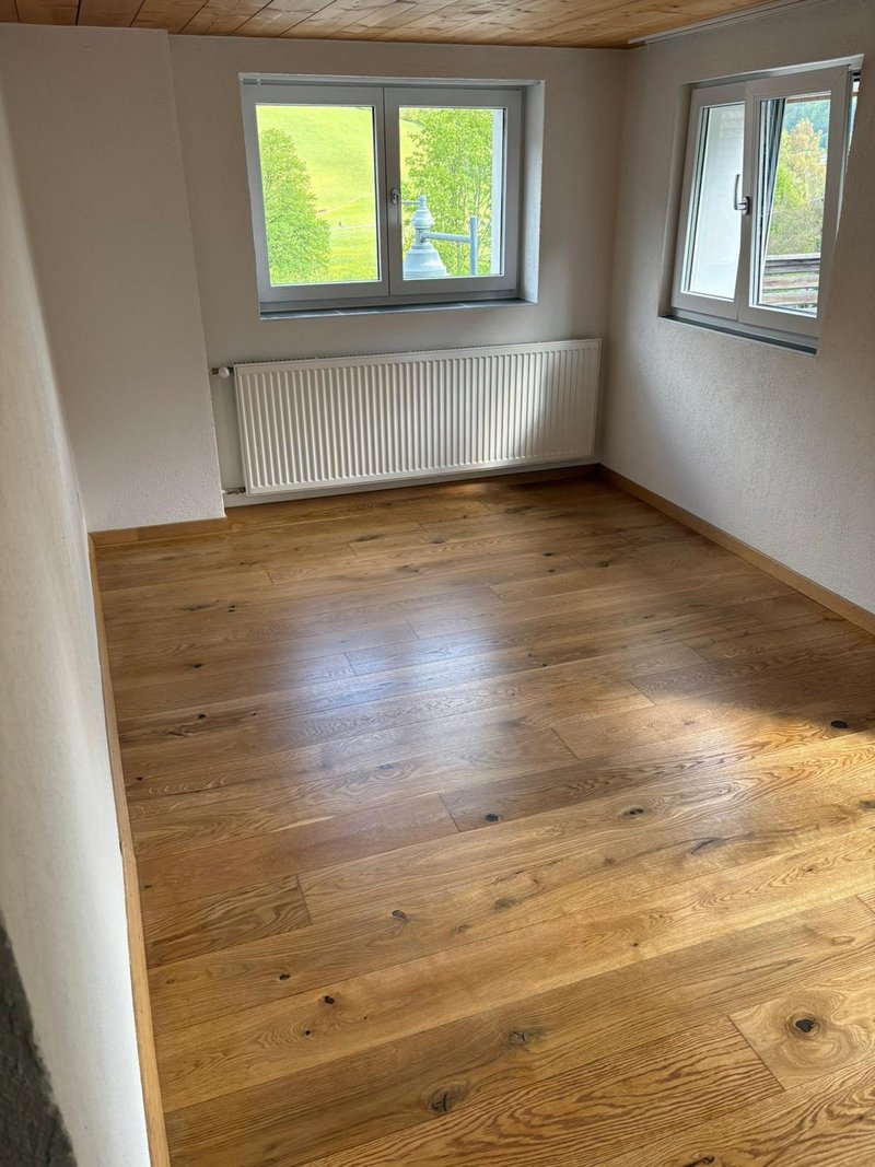 Foto 5 di Dorfstrasse 22, Brunnadern