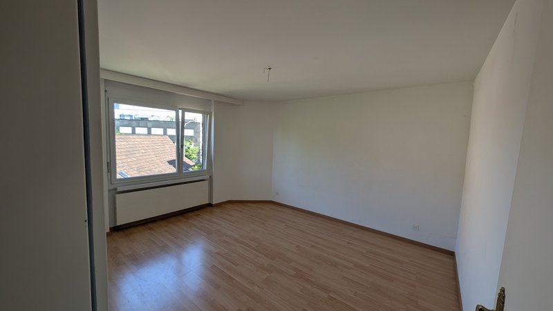 Foto 1 di Neugutstrasse 2, Glattbrugg