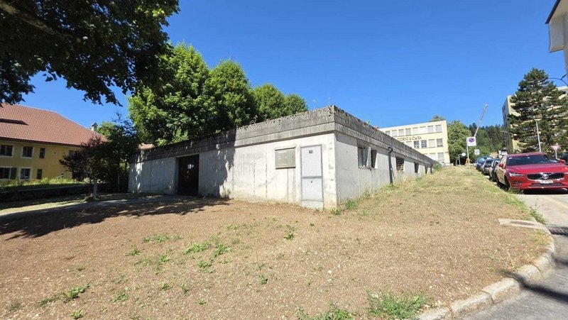 Foto 2 di Rue du Crêt-Rossel 9a, La Chaux-de-Fonds