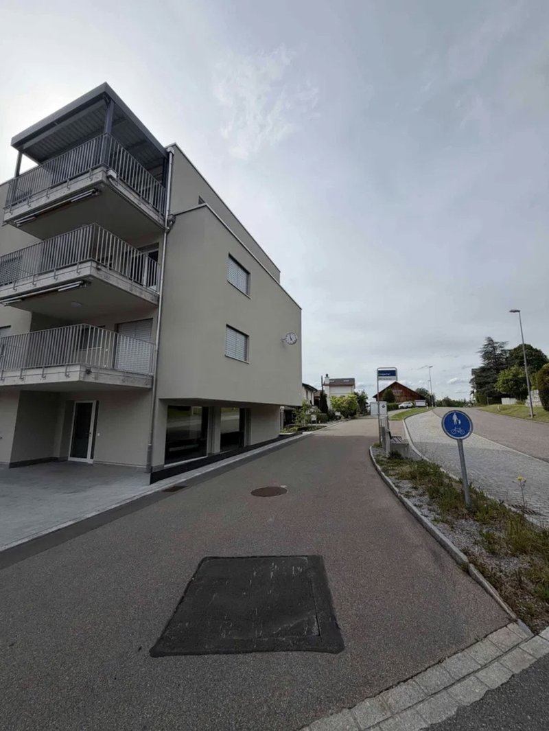 Foto 3 di Zelgstrasse 2, Hinwil Hadlikon