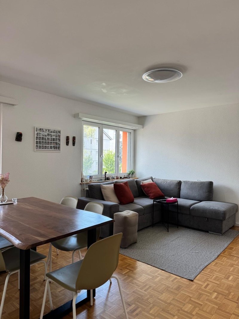 Foto 1 di Oskar-Bider-Strasse 22, Dübendorf