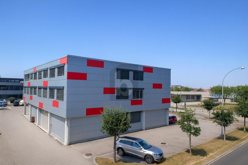 Foto 1 di Sur demande, Gland