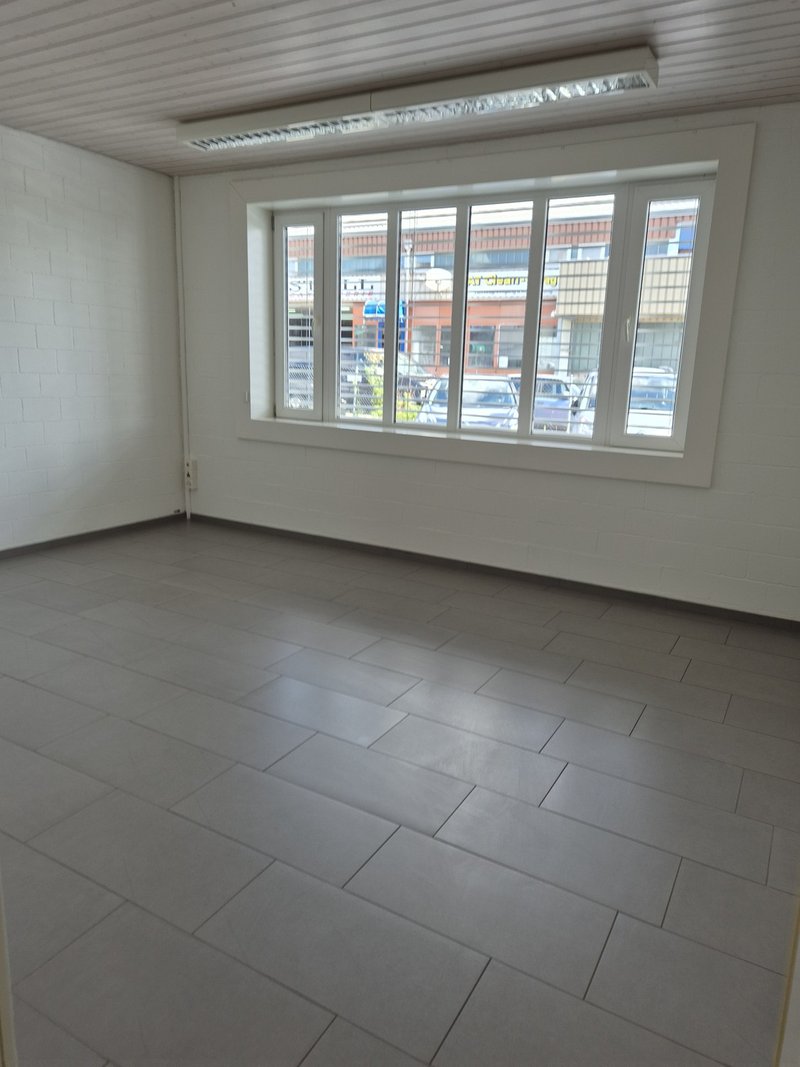 Foto 2 di Brunnenwiesenstrasse 17, Niederglatt