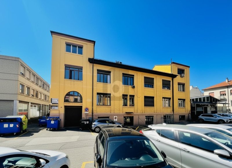 Foto 1 di Sur demande, Carouge GE