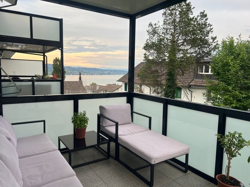 Photo 2 de Alpenblickstrasse 81, Horgen