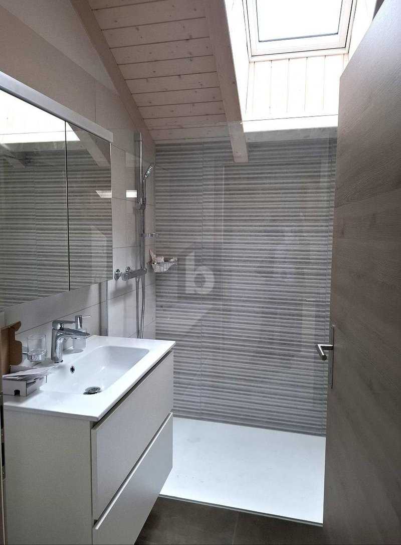 Foto 3 di Sur demande, Courrendlin