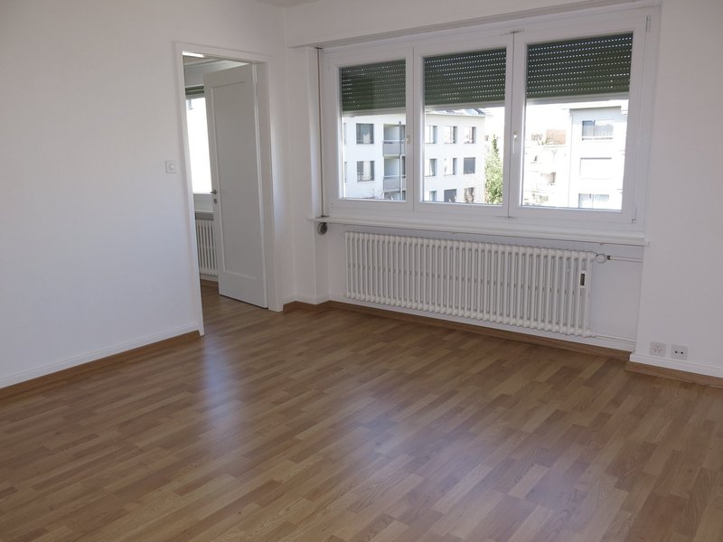 Foto 4 von Gartenstr. 3  6FMH mit Gewerbe, Dübendorf