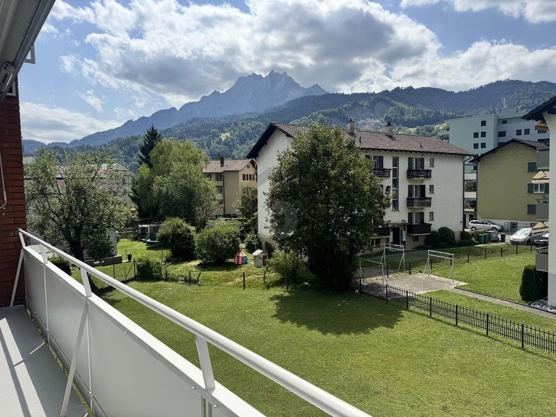 Photo 1 de Auf Anfrage, Horw