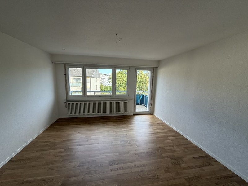 Photo 2 de Gyrhaldenstrasse 19, Dietikon