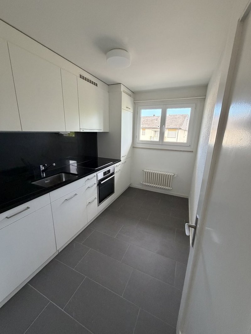 Photo 3 de Gyrhaldenstrasse 19, Dietikon