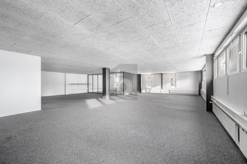 Foto 3 di Auf Anfrage, Dübendorf