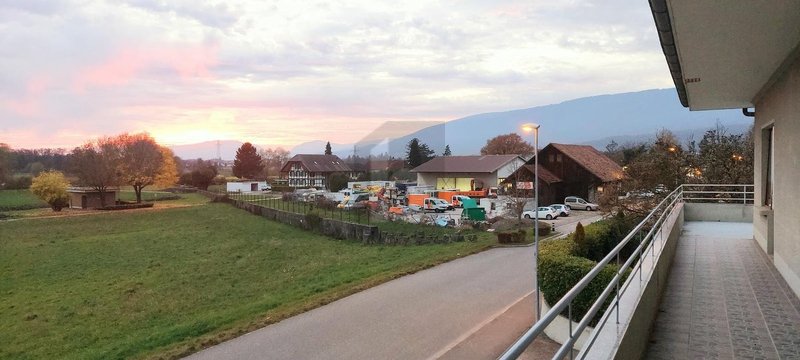 Foto 1 di Auf Anfrage, Gampelen