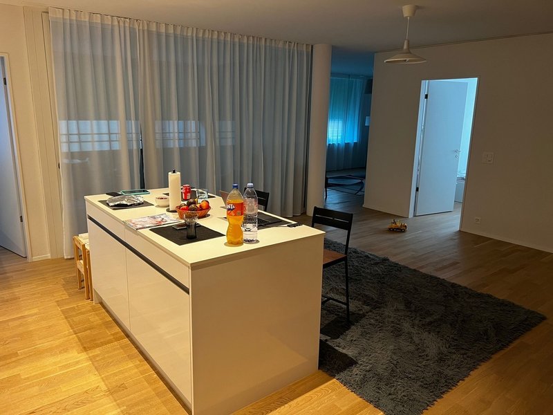 Foto 1 di Suhr