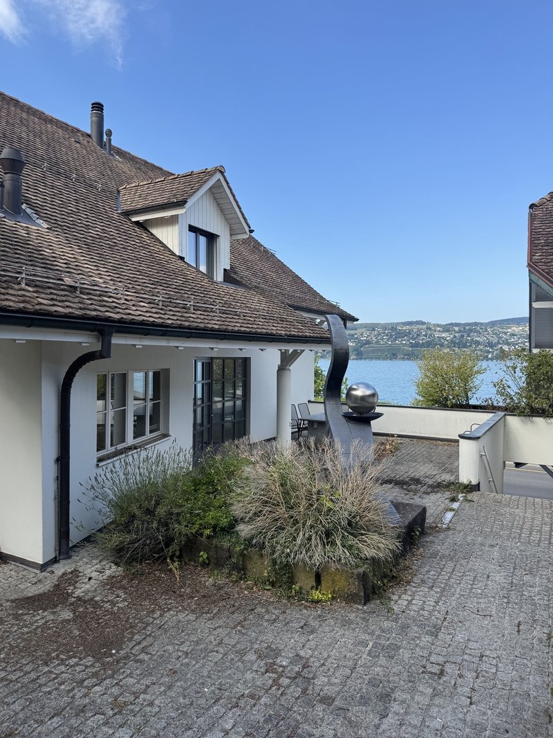 Photo 2 de Seestrasse 4, Oberrieden