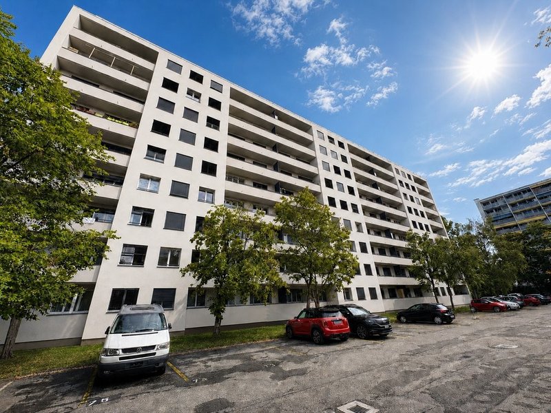 Photo 8 de Av. des Grandes-Communes 23, Onex