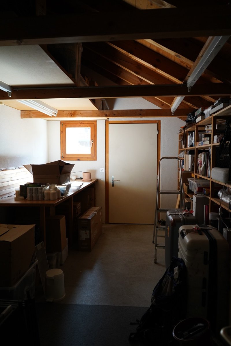 Photo 6 of Grabs