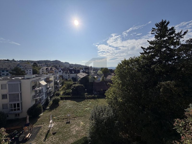 Foto 2 di Auf Anfrage, Zürich