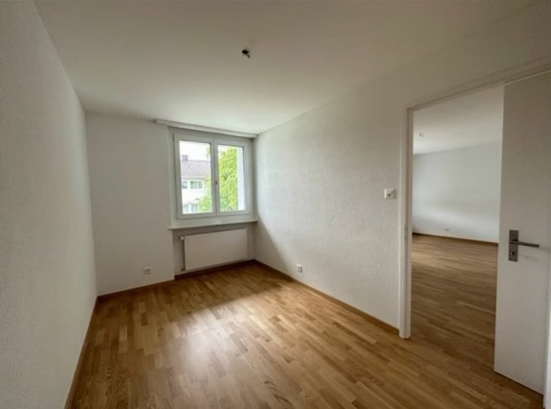 Foto 2 di Waldistrasse 17, Adliswil