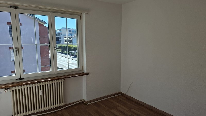 Photo 2 de Oberlandstrasse 3, Uster