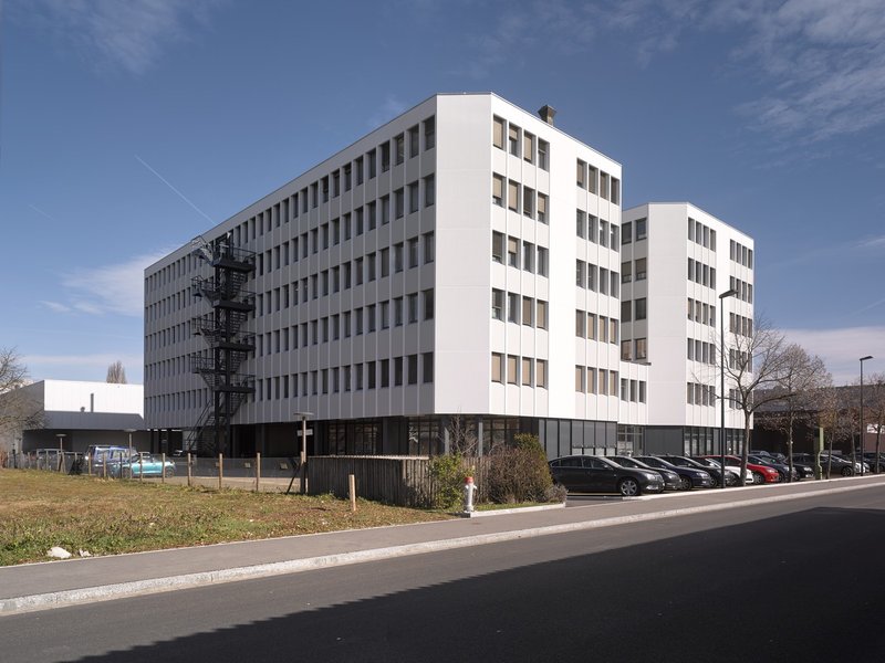 Photo 2 de Lagerstrasse 14, Dübendorf